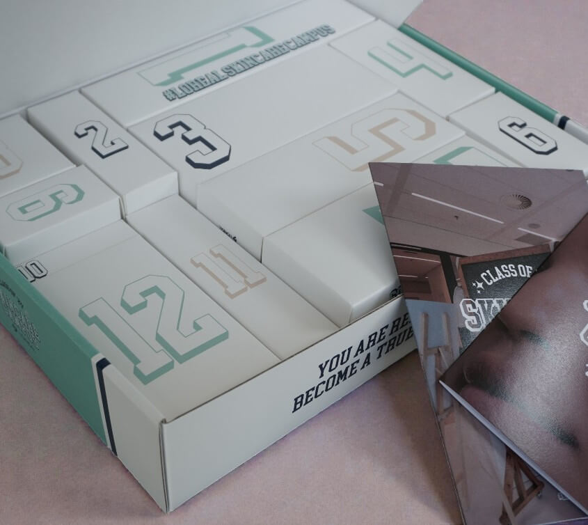 golfkartonnen influencer box met bedrukte doosjes