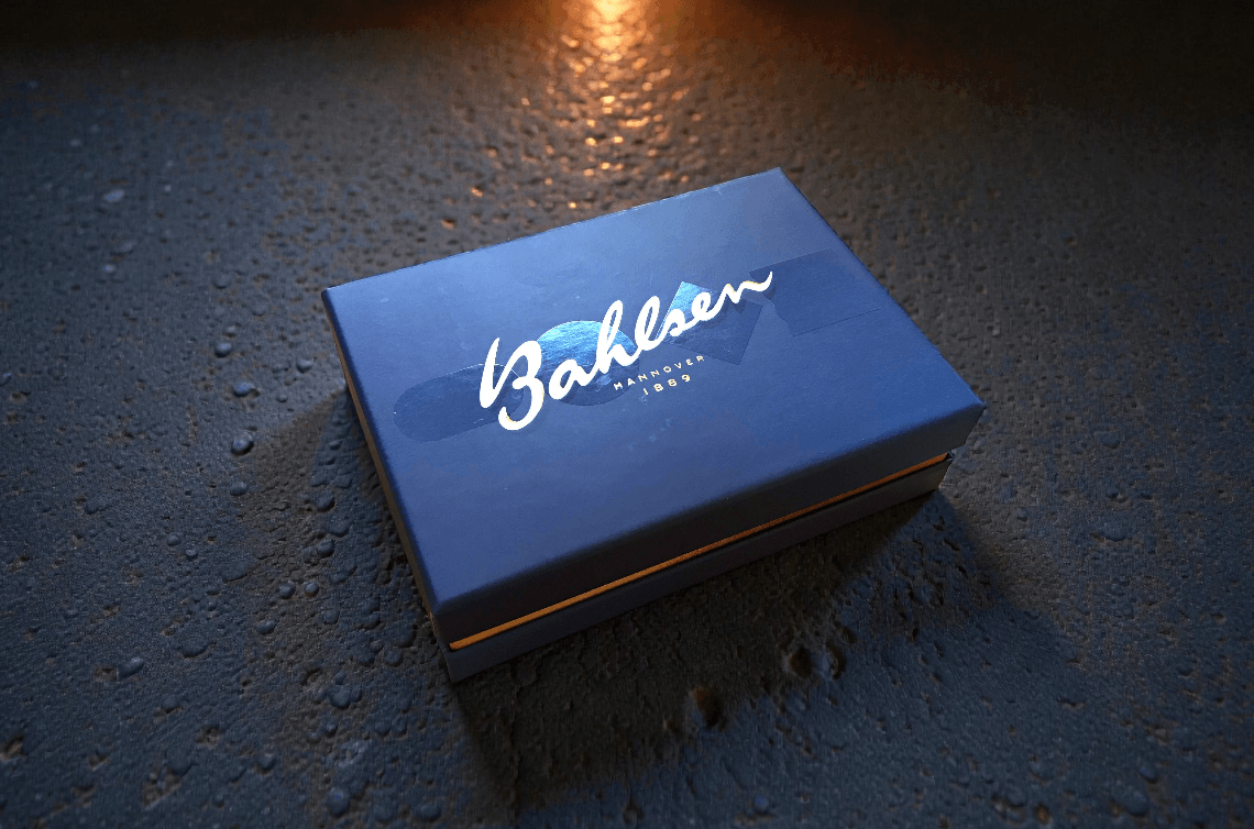 Premium giftbox van massief karton met UV spotlak